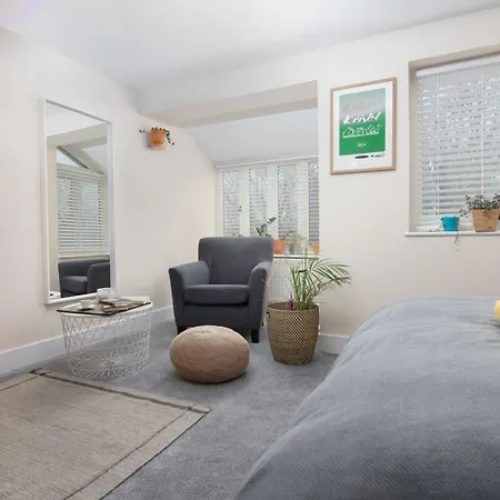 Bristol Bnb Готель